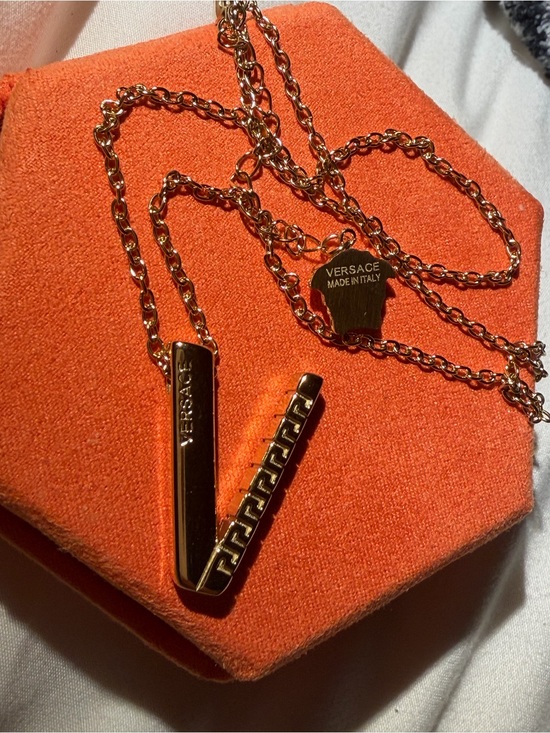 Vers Jewelry - Versace Gold V-Logo Pendant Necklace Medusa charm
